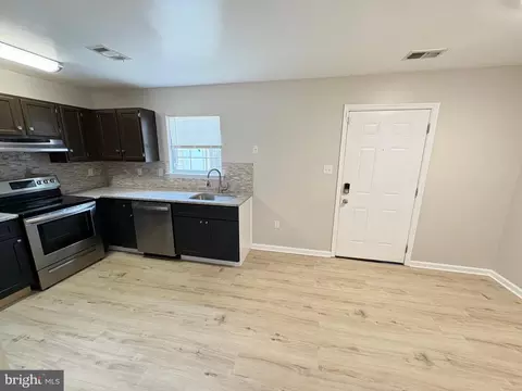Entry Way - 4089 Bluebird Dr, Waldorf, MD 20603 photo 1 of 2