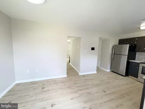 Living - 4089 Bluebird Dr, Waldorf, MD 20603 photo 4 of 5