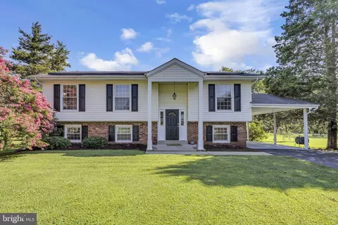 5520 Raphael Dr, Pomfret, MD 20675