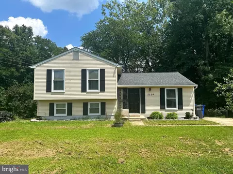 2224 Bridle Path Dr, Waldorf, MD 20601