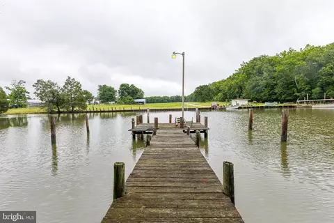 13700 Waverly Point Rd, Newburg, MD 20664
