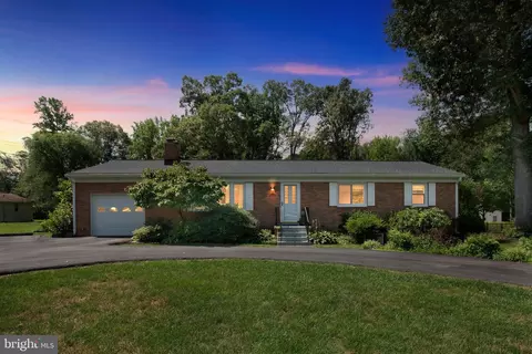 14025 Petzold Dr, Waldorf, MD 20601