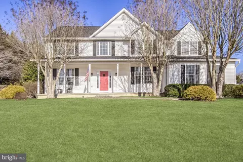 9193 Crescent Ln, La Plata, MD 20646