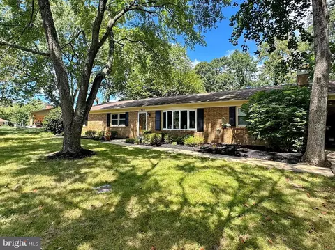 2528 Ryce Dr, Waldorf, MD 20601