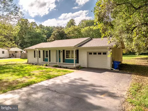 9618 Oriole Ln, Bel Alton, MD 20611