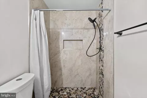 Bath - 5908 Michael Rd, Waldorf, MD 20601 photo 2 of 6