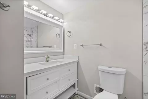 Bath - 5908 Michael Rd, Waldorf, MD 20601 photo 3 of 6