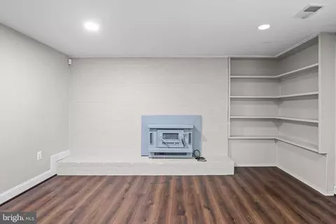 Living - 5908 Michael Rd, Waldorf, MD 20601 photo 6 of 8