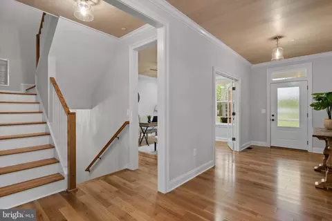 Entry Way - 3815 Watson Rd, Brandywine, MD 20613 photo 4 of 9