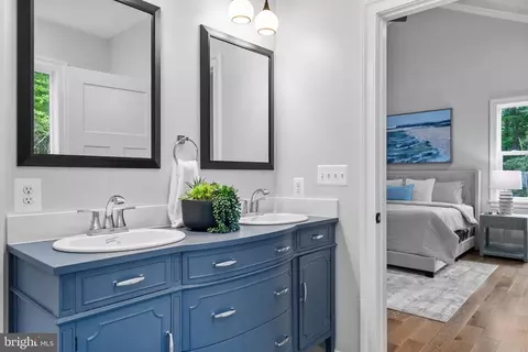 Bath - 3815 Watson Rd, Brandywine, MD 20613 photo 3 of 8