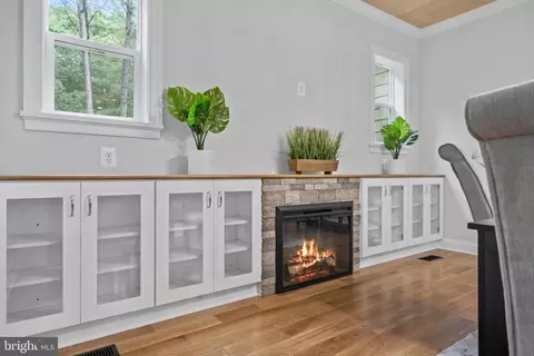Entry Way - 3815 Watson Rd, Brandywine, MD 20613 photo 5 of 9