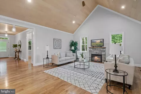 Living - 3815 Watson Rd, Brandywine, MD 20613 photo 3 of 3