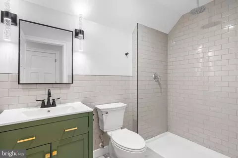 Bath - 3815 Watson Rd, Brandywine, MD 20613 photo 8 of 8