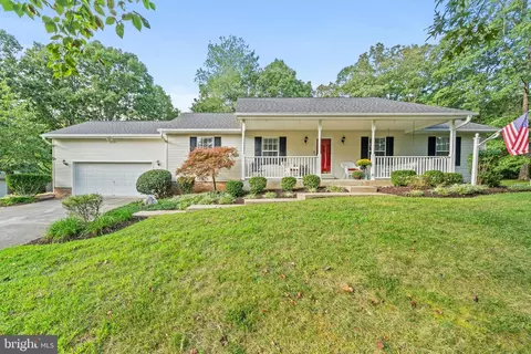 12762 Crescent Run St, La Plata, MD 20646
