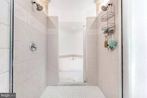 Bath - 4254 Ridgeway Dr, Brandywine, MD 20613 photo 3 of 5