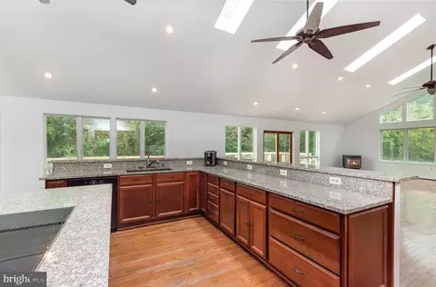 Kitchen - 4254 Ridgeway Dr, Brandywine, MD 20613 photo 3 of 4