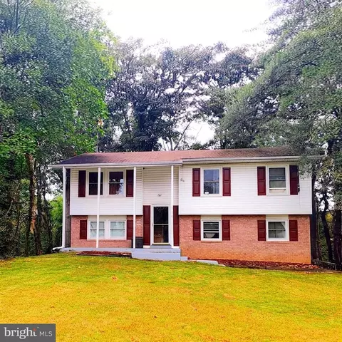110 Sherman Rd, Waldorf, MD 20602