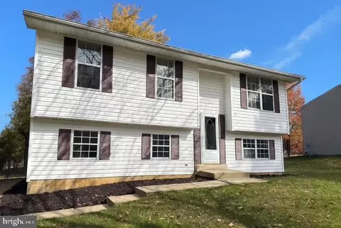 11616 Kipling Dr, Waldorf, MD 20601