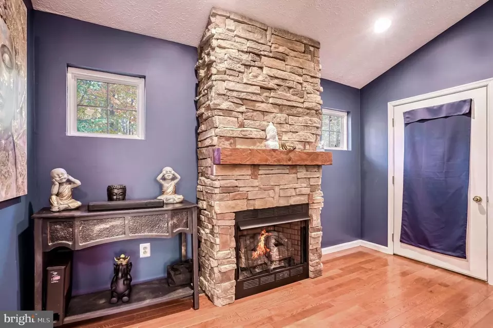 Entry Way - 8535 Acoustic Ln, Port Tobacco, MD 20677 photo 6 of 7