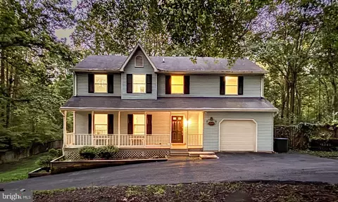 17600 Entzian Pl, Hughesville, MD 20637
