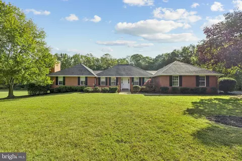 16904 Tidewater Ln, Hughesville, MD 20637