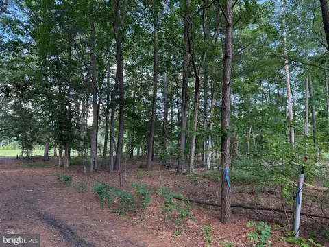 15127 Beacon Hill Cir, Issue, MD 20645 photo 3
