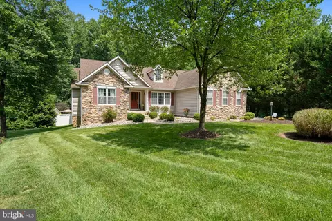 9555 Hawksbury Pl, La Plata, MD 20646