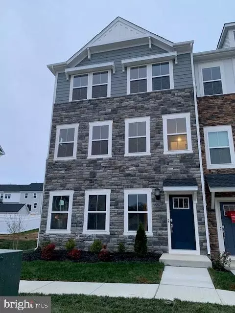 10578 Roundstone Ln, White Plains, MD 20695