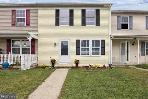 21 Park Square Dr, Indian Head, MD 20640