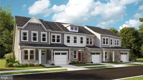 10635 Great Basin Pl, White Plains, MD 20695