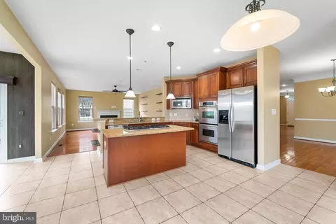 Kitchen - 2993 Devonfield Ave, Waldorf, MD 20603 photo 2 of 6