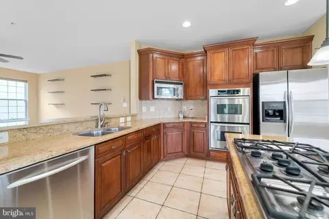 Kitchen - 2993 Devonfield Ave, Waldorf, MD 20603 photo 4 of 6