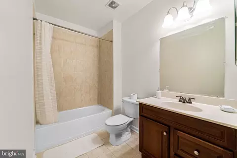 Bath - 2993 Devonfield Ave, Waldorf, MD 20603 photo 4 of 4