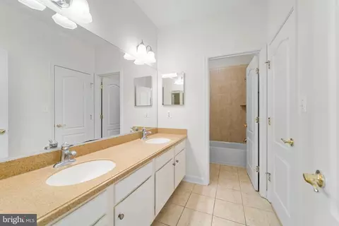 Entry Way - 2993 Devonfield Ave, Waldorf, MD 20603 photo 7 of 14