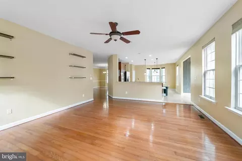 Living - 2993 Devonfield Ave, Waldorf, MD 20603 photo 5 of 5