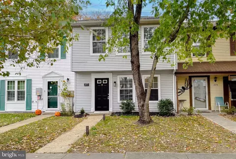 2073 Tanglewood Dr, Waldorf, MD 20601