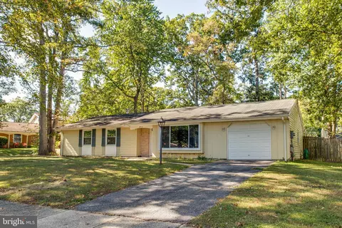 2914 Sandwich Dr, Waldorf, MD 20601