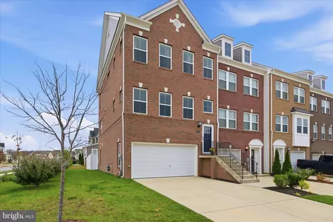 5830 Kate Chopin Pl, White Plains, MD 20695