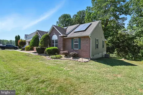 1009 Magnolia Dr, La Plata, MD 20646