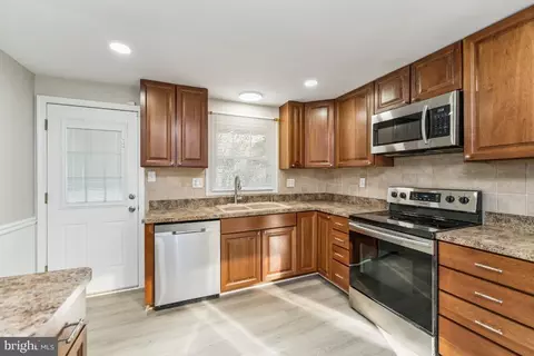Kitchen - 5914 Michael Rd, Waldorf, MD 20601 photo 2 of 2
