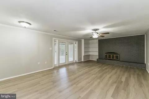 Living - 5914 Michael Rd, Waldorf, MD 20601 photo 5 of 5