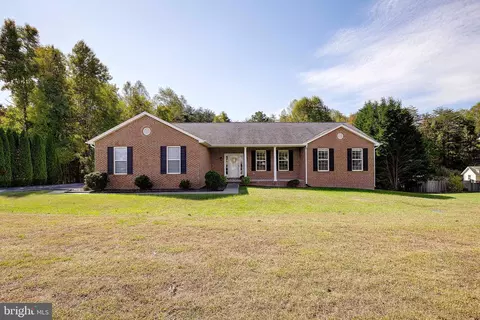 5100 Crisfield Manor Ct, White Plains, MD 20695