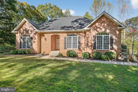 17260 Braddock Pl, Hughesville, MD 20637