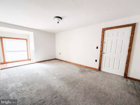 Living - 7267 Benedict Ave, Benedict, MD 20612 photo 2 of 3