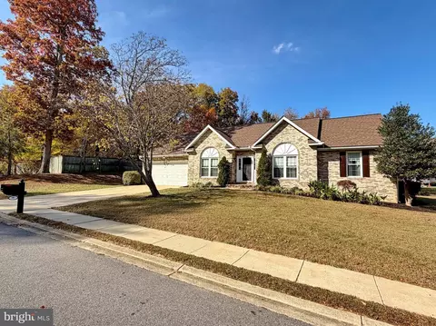 98 Oriole Ln, La Plata, MD 20646