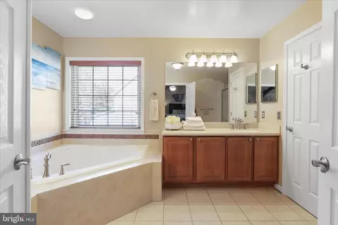 Entry Way - 5678 Cabinwood Ct, Indian Head, MD 20640 photo 7 of 14