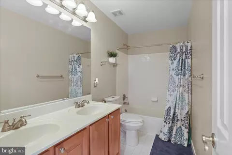 Bath - 5678 Cabinwood Ct, Indian Head, MD 20640 photo 4 of 6