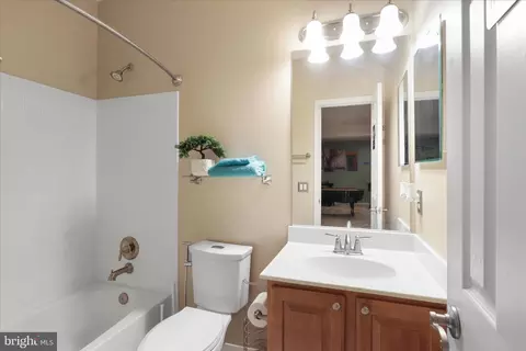 Bath - 5678 Cabinwood Ct, Indian Head, MD 20640 photo 5 of 6