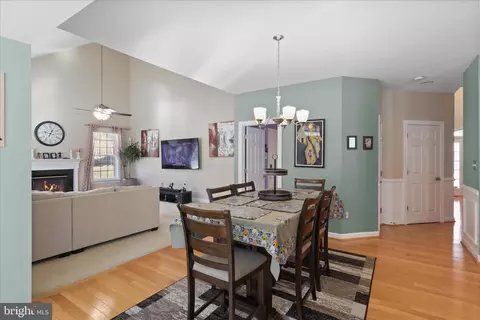 Entry Way - 5678 Cabinwood Ct, Indian Head, MD 20640 photo 3 of 14