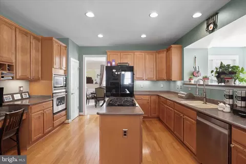 Kitchen - 5678 Cabinwood Ct, Indian Head, MD 20640 photo 1 of 4